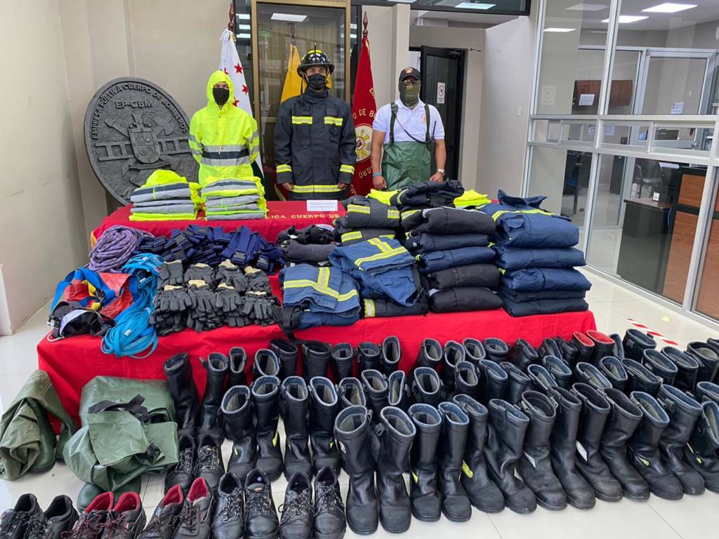 La Empresa Pública Cuerpo de Bomberos de Milagro, recibió importante donación de equipos de seguridad para el trabajo y protección de nuestro personal por parte de SENAE Aduana del Ecuador