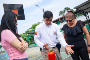 JORNADA DE CAPACITACIÓN FORTALECE LA PREVENCIÓN DE INCENDIOS EN LA UNIDAD EDUCATIVA LA ALBORADA